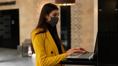 Covid-19 : "il est absolument nécessaire de contrôler l'épidémie"